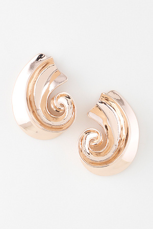 Dazzling Conch Shell Earrings