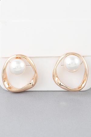 Abstract Twist Pearl Earrings